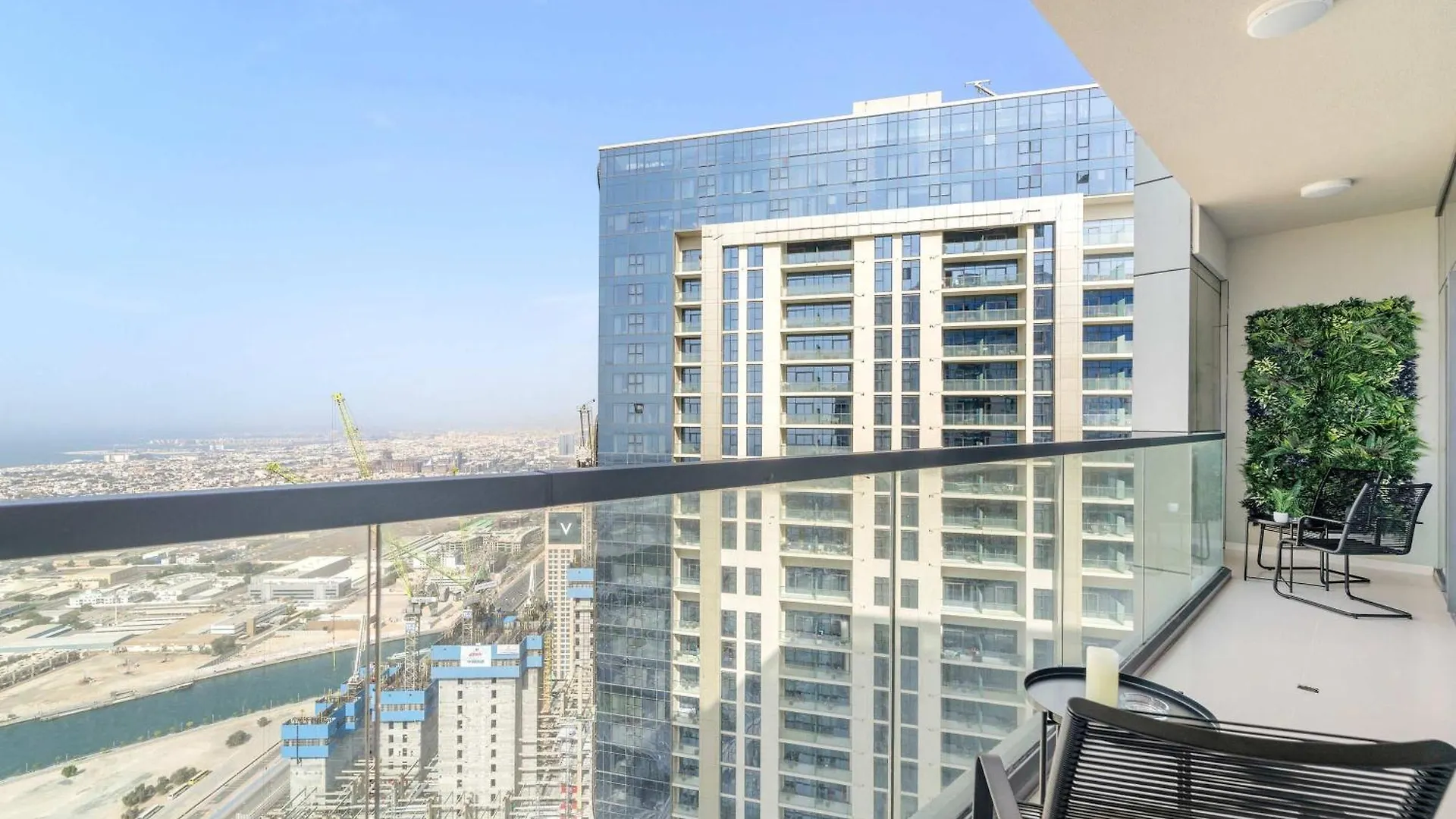 Silkhaus Luxury 2Bdr At Aykon City In Business Bay 두바이 아파트